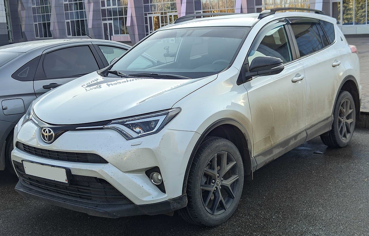 Toyota RAV4 IV (XA40)